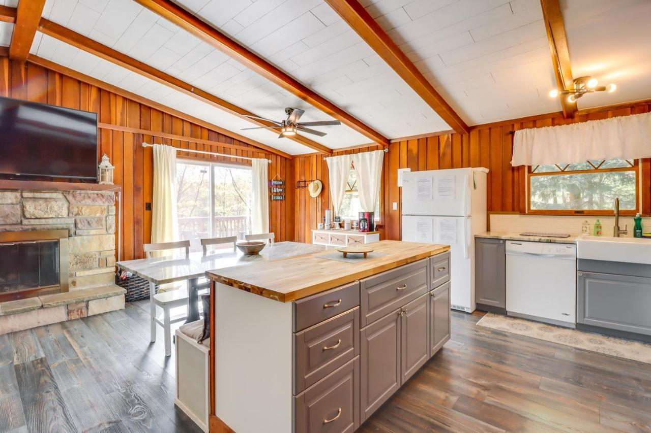 Lakefront Poconos Vacation Rental With Swim Dock! Long Pond Εξωτερικό φωτογραφία