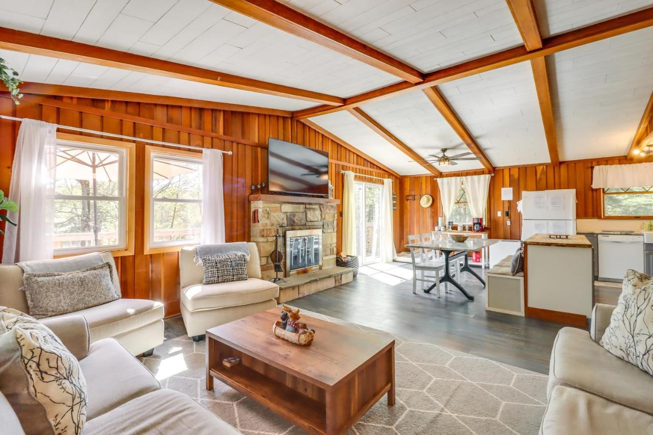 Lakefront Poconos Vacation Rental With Swim Dock! Long Pond Εξωτερικό φωτογραφία