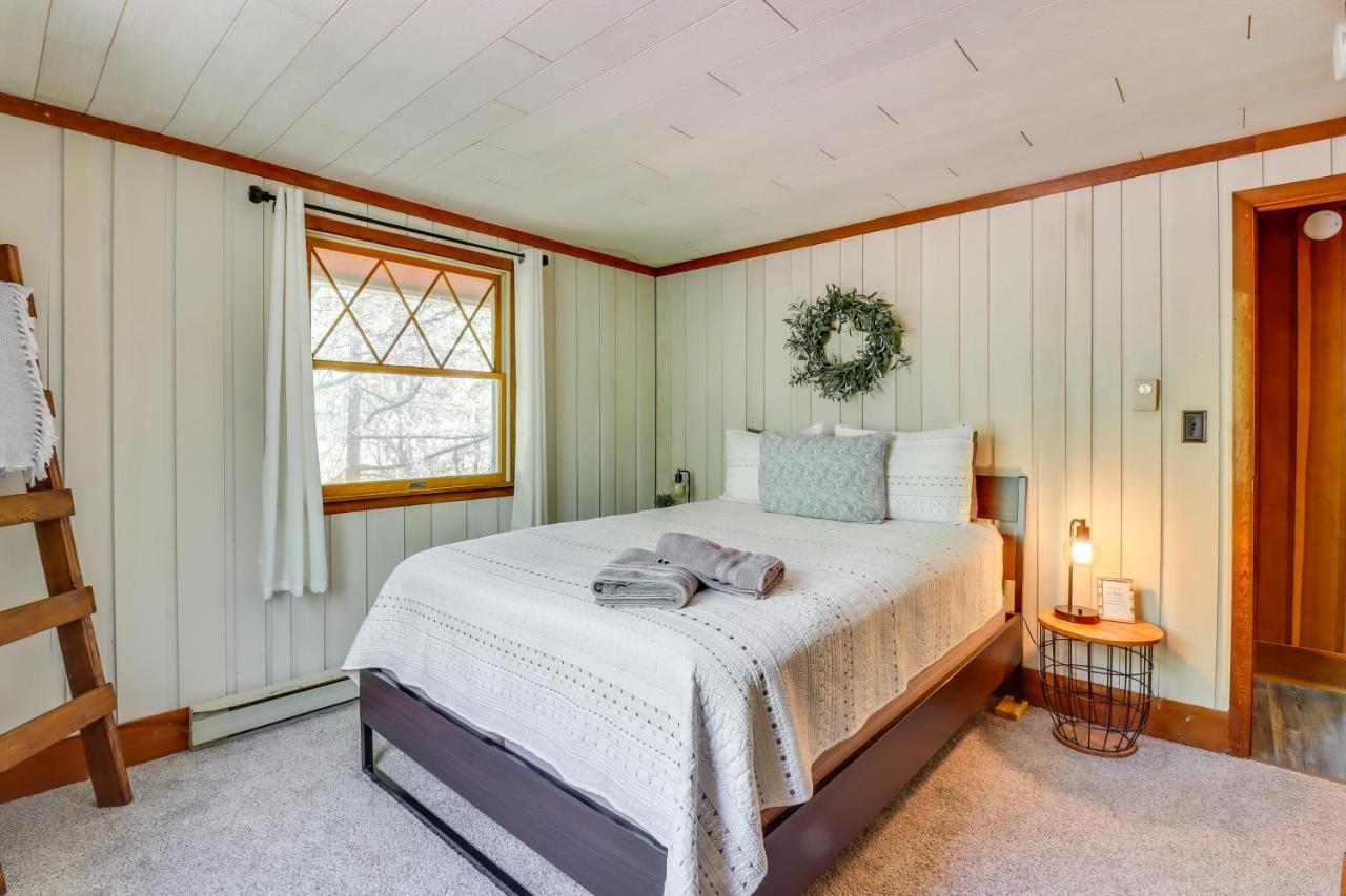 Lakefront Poconos Vacation Rental With Swim Dock! Long Pond Εξωτερικό φωτογραφία