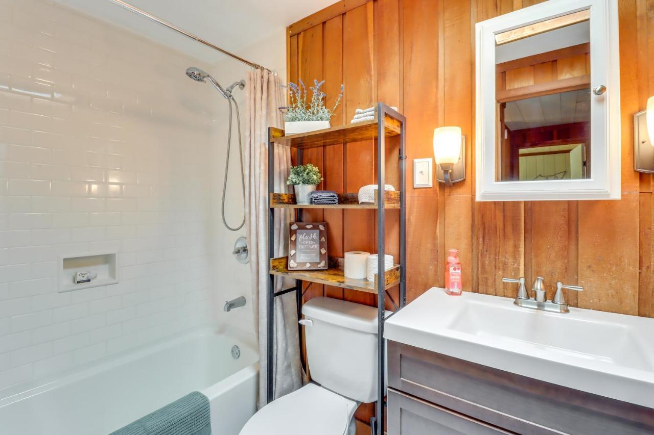 Lakefront Poconos Vacation Rental With Swim Dock! Long Pond Εξωτερικό φωτογραφία