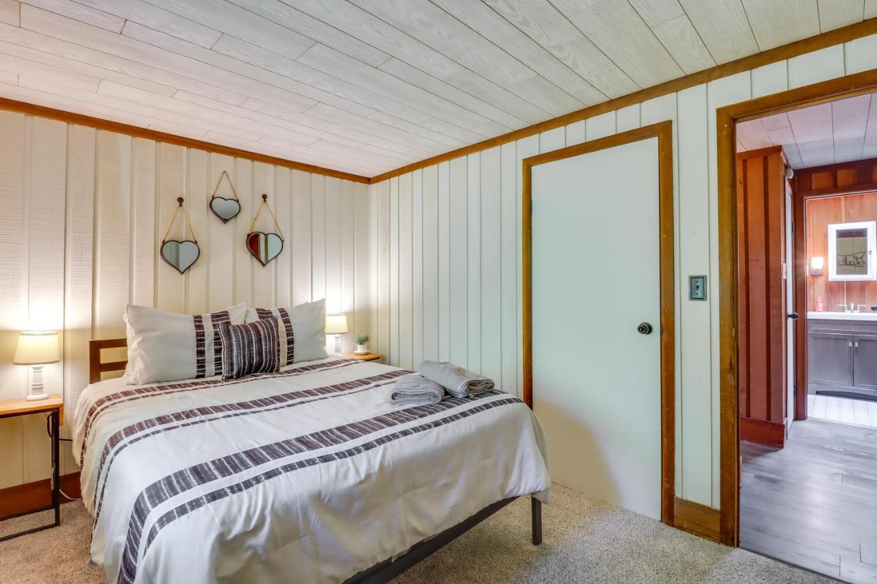 Lakefront Poconos Vacation Rental With Swim Dock! Long Pond Εξωτερικό φωτογραφία