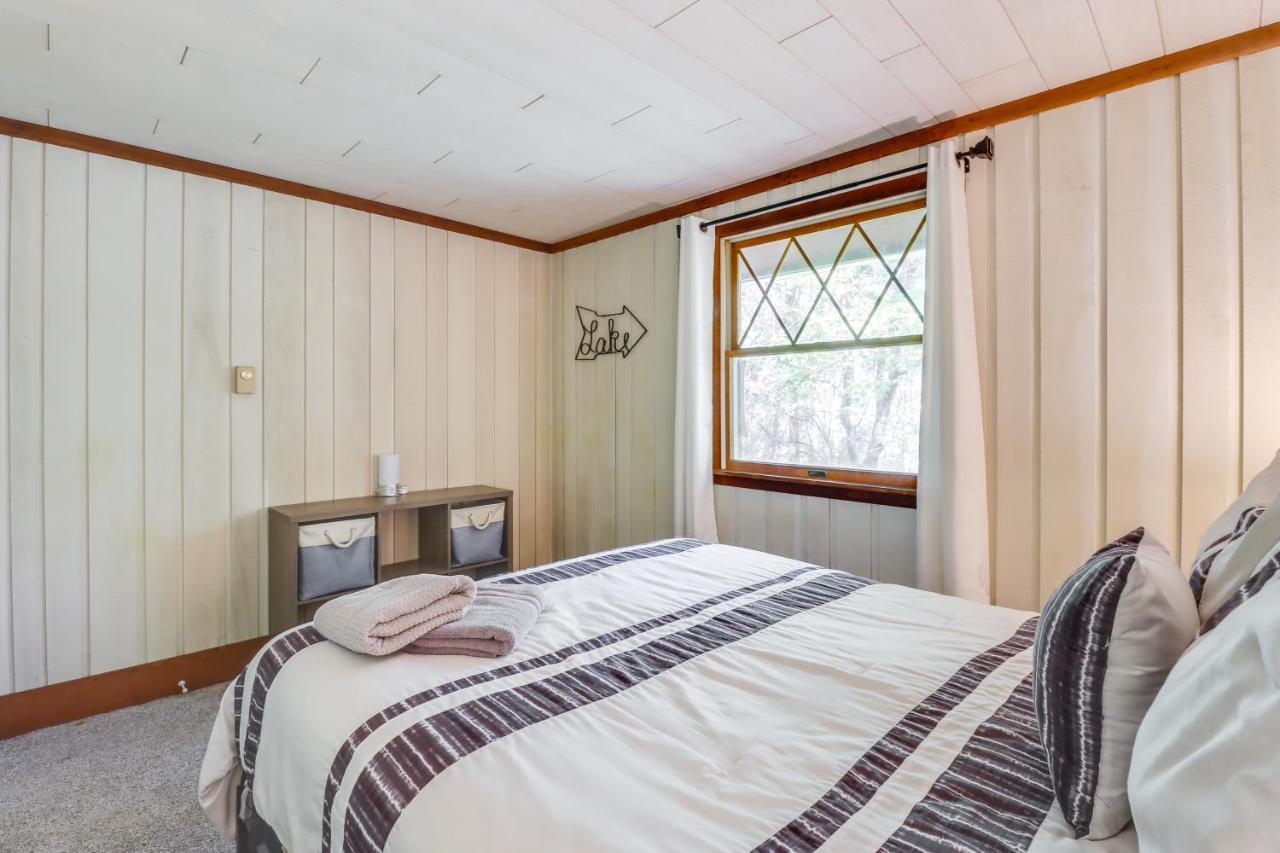 Lakefront Poconos Vacation Rental With Swim Dock! Long Pond Εξωτερικό φωτογραφία