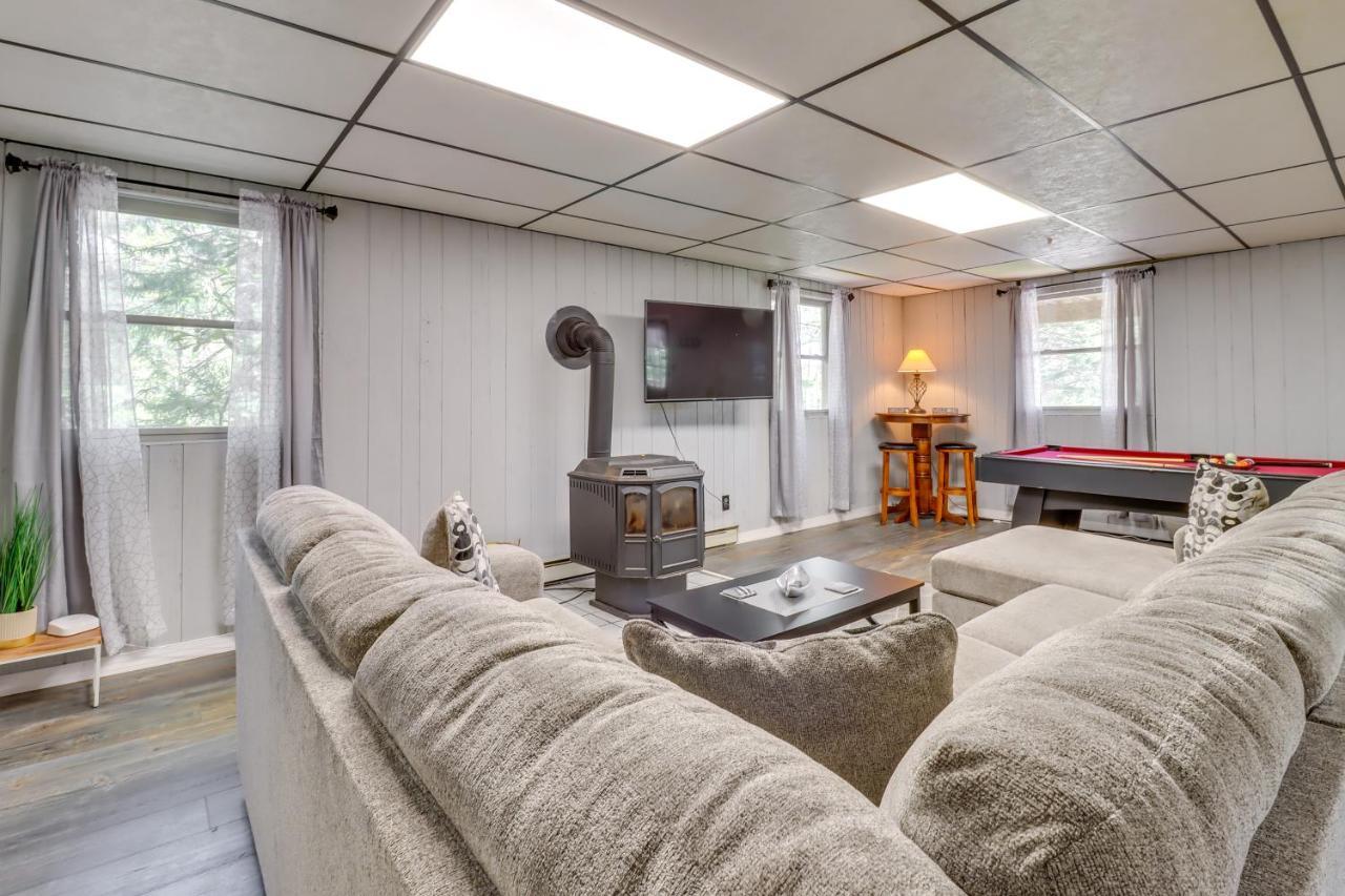 Lakefront Poconos Vacation Rental With Swim Dock! Long Pond Εξωτερικό φωτογραφία